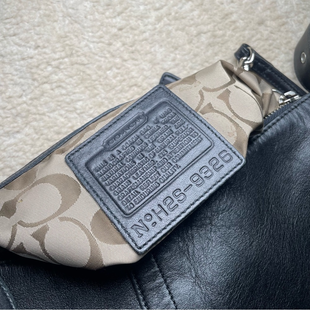 Coach Slim Duffle 9326 in Black - Picture 7 of 13
